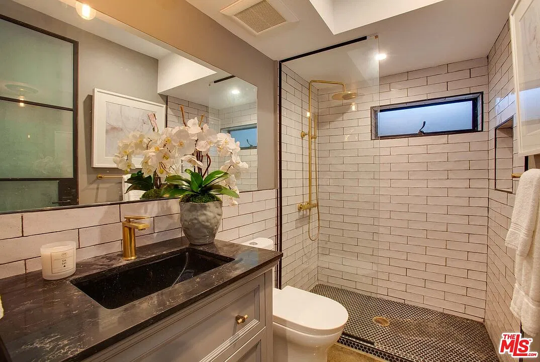 4 bed, 4.0 bath, $6,795 — Photo 3