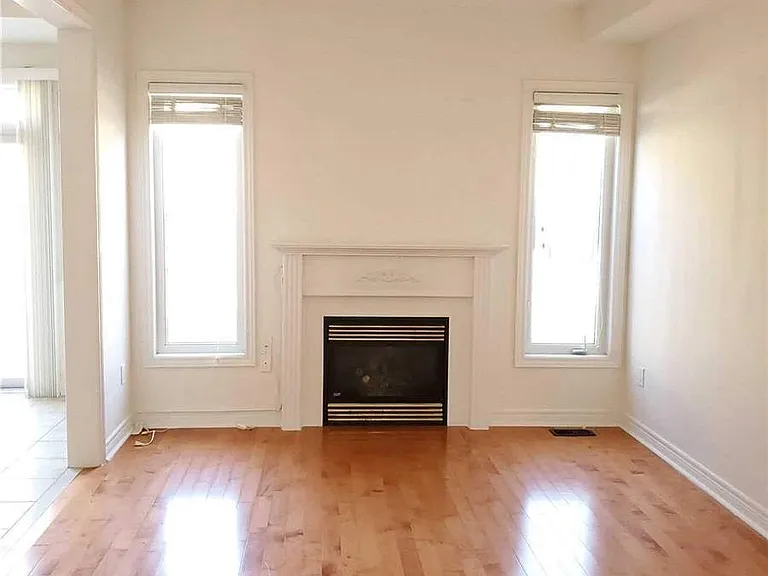 267 Hammersly Blvd — Photo 5