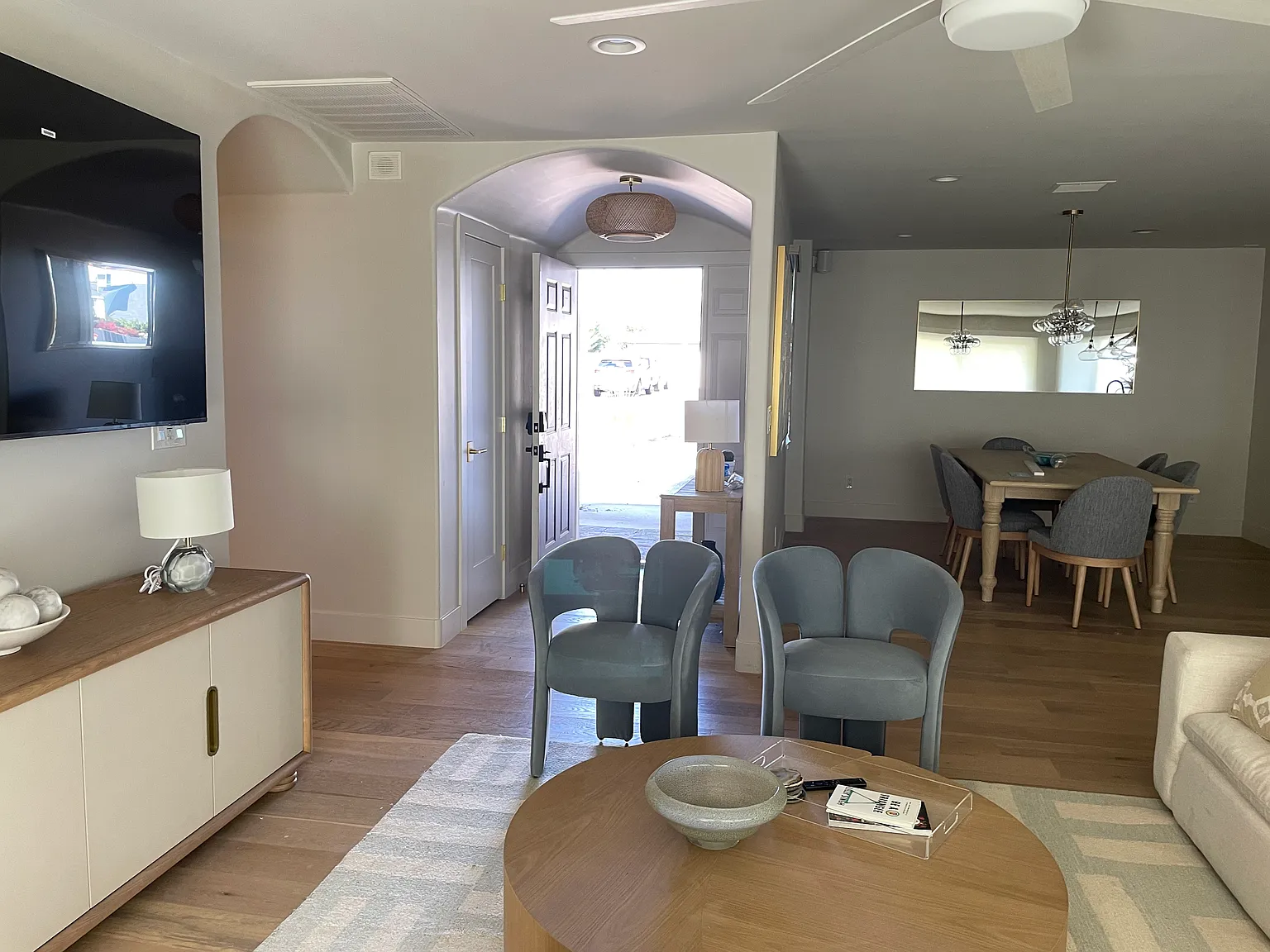 8601 E Berridge Ln — Photo 4
