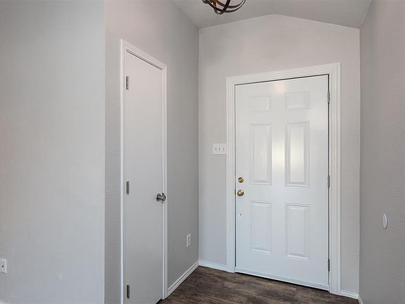 5th image of 2216 Wisteria Way