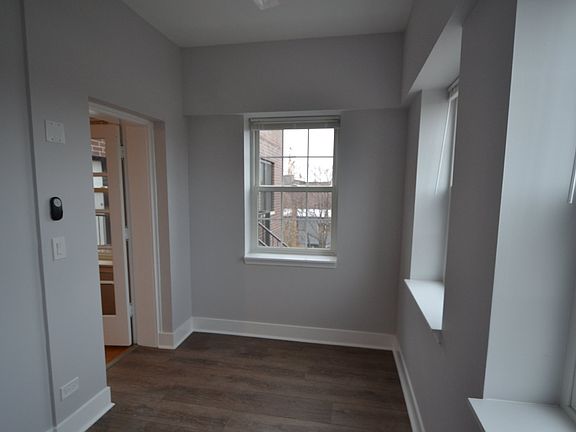 5th image of 4525 N Wolcott Ave