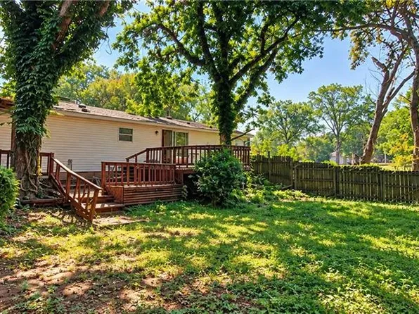 100 S Dittman St, Frontenac, KS 66763
