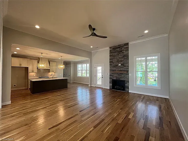 280 Dyna Dr