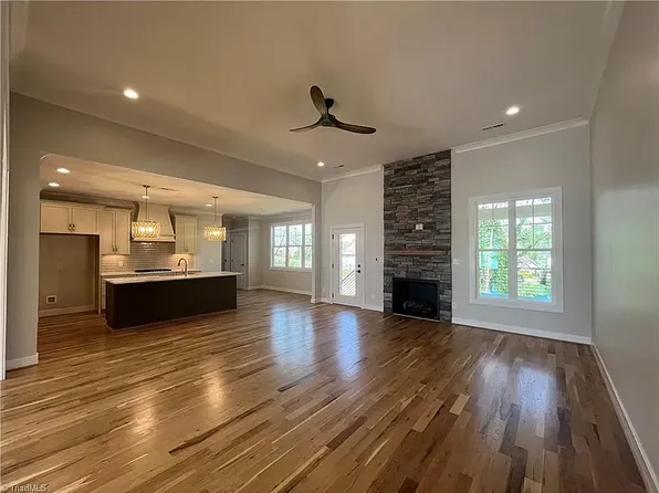 280 Dyna Dr, Lexington, NC 27295