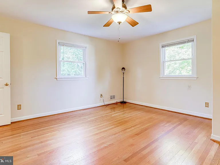 7321 Reddfield Ct — Photo 10