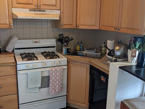 4th image of 1619 Commonwealth Ave #6C