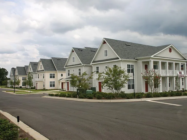 Twin Oaks at Southwood — Photo 4