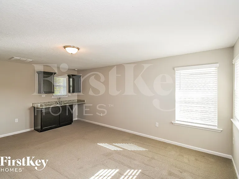 2721 Copperwood Ave — Photo 7