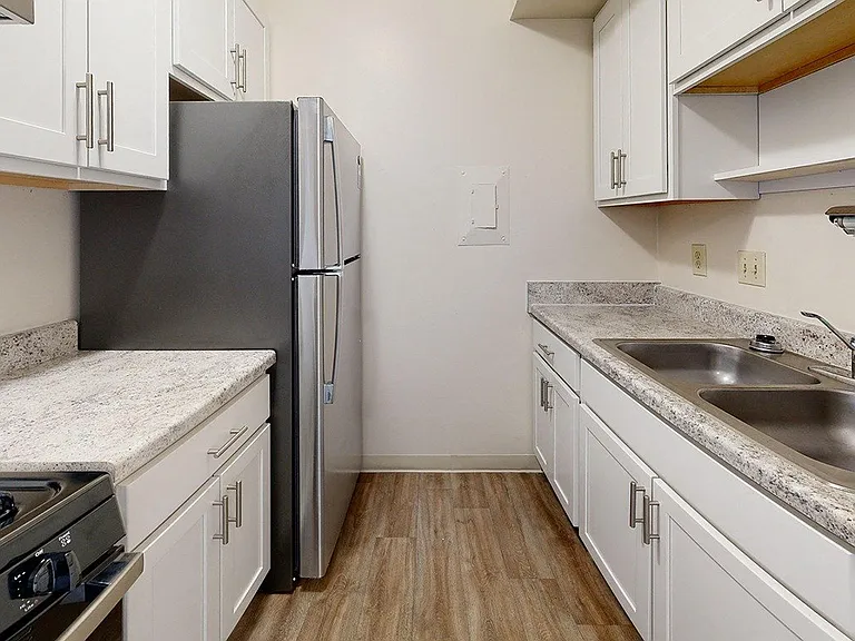 Wood Creek Apartments — Photo 65