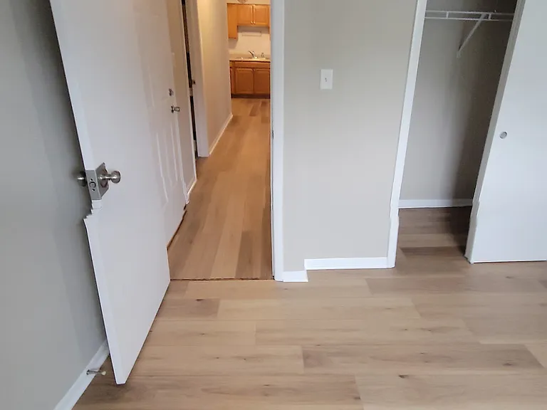 10512 Lyman Ave #2S — Photo 3