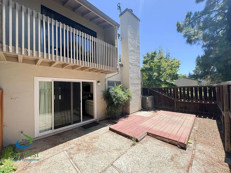 6547 Cobblestone Ct — Photo 35