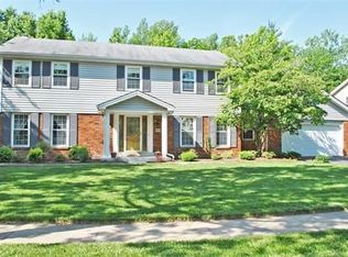 909 Wynhaven Ln, Ballwin, MO