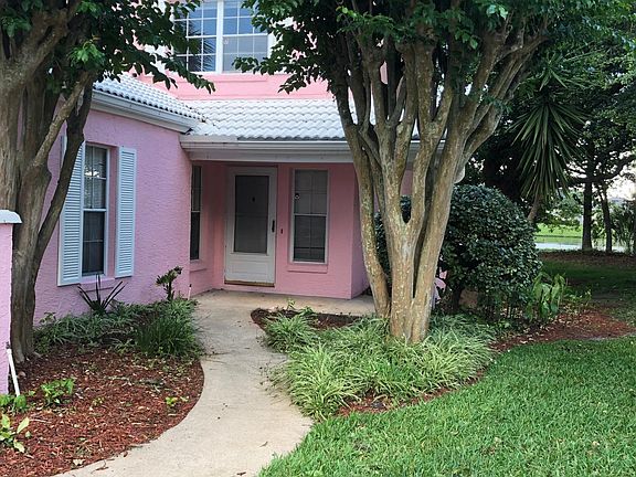 3rd image of 4833 Walden Cir