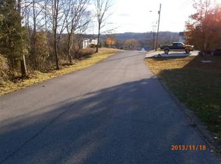 102 Randolph Dr, Ripley, WV 25271