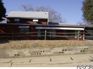 2521 E 10th St, Sioux City, IA 51105