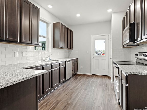 5th image of 4435 Tourmaline Way