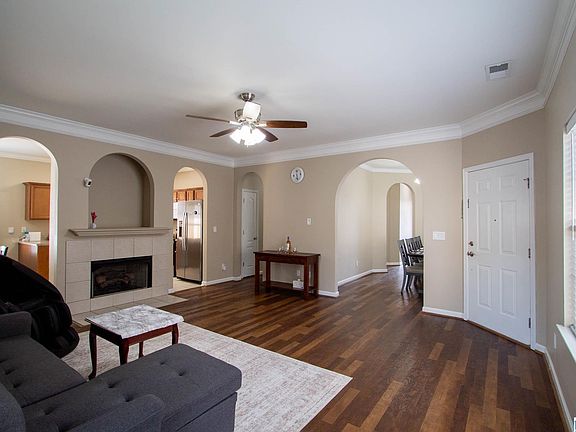 4th image of 272 High Ridge Dr