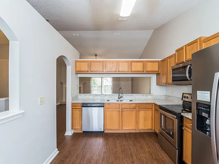 3268 Avalon Dr — Photo 7