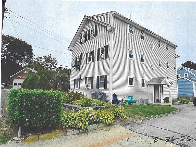 156 Barrows St #1 — Photo 3
