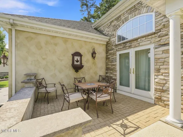 6 Minot Light Court, Barnegat, NJ 08005
