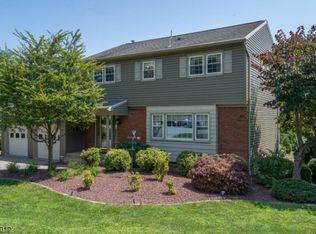 14 Raleigh Ct, Phillipsburg, NJ 08865