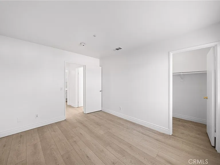 6766 Royal Crest Ct — Photo 27