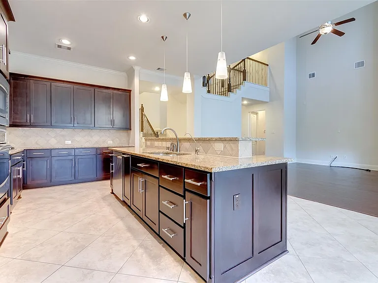 10307 Latta Creek Dr — Photo 17