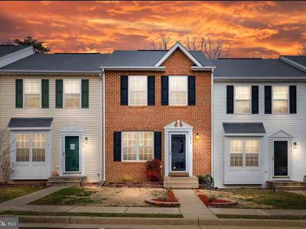 3917 Saint Michaels Sq, Fredericksburg, VA 22408