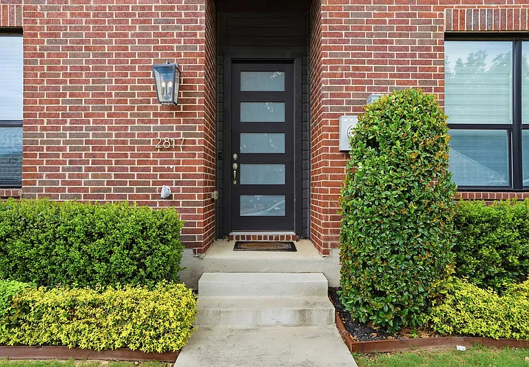 2817 Stanley Ave #1 — Photo 1