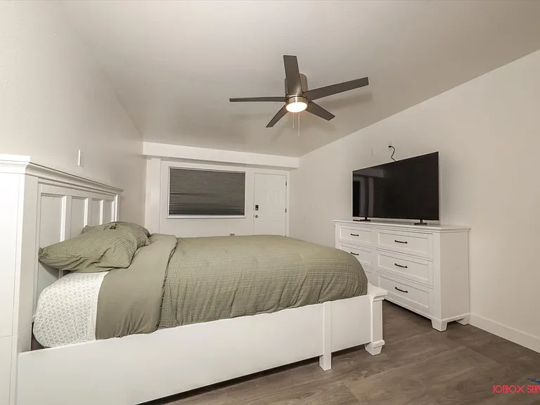 951 S Hobson'S Choice Ln — Photo 6