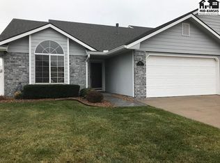 405 Kisiwa Village Rd, Hutchinson, KS 67502