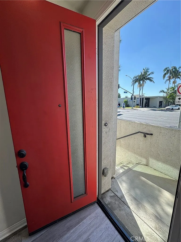 3 bed, 1800 sqft, $4,295 — Photo 2