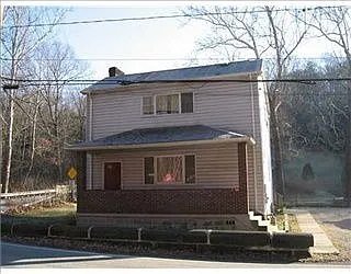 1198 Saxonburg Blvd photo 1