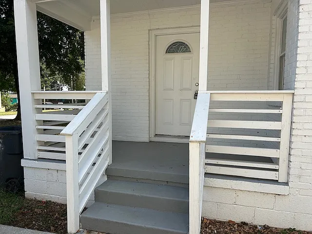 3 bed, 1095 sqft, $2,000 — Photo 3