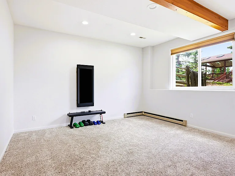 1635 Muirfield Ln — Photo 21