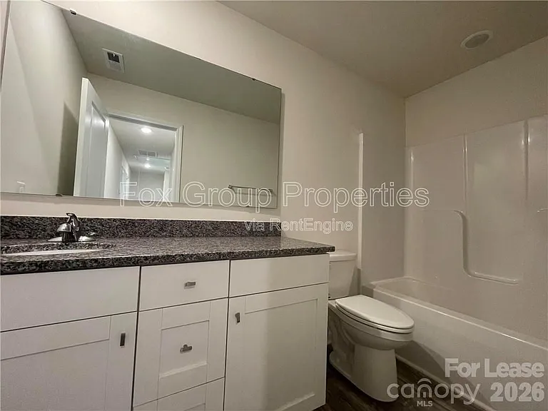 582 30th Avenue Cir — Photo 9