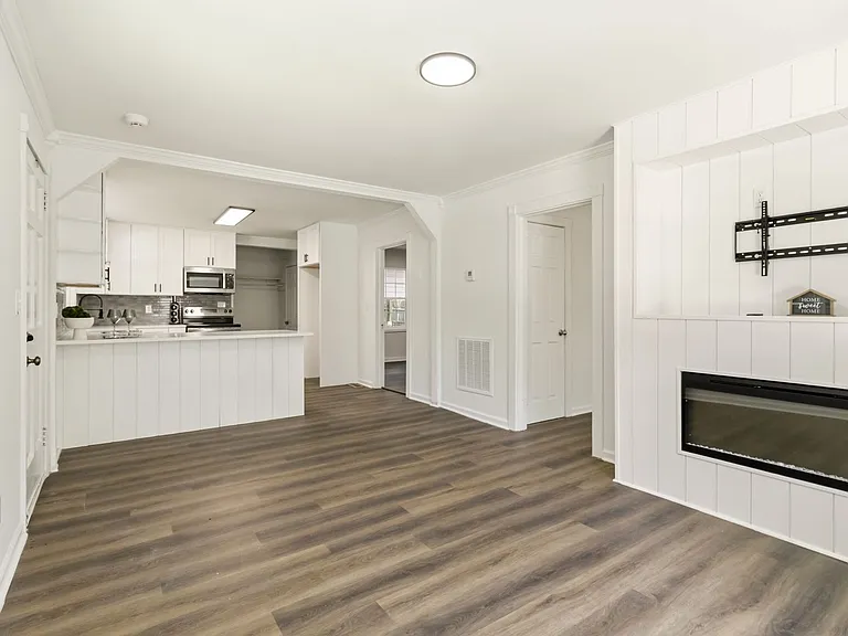 707 Blair St — Photo 8