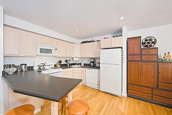 Rented by Corcoran | media 4