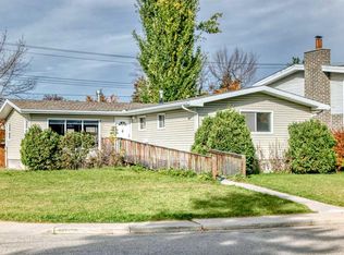 1304 E 107th Ave SW, Calgary, AB T2W 0B9
