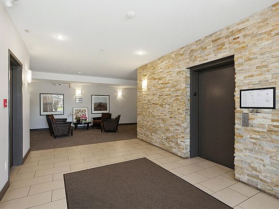 5th image of 33898 Pine St #204