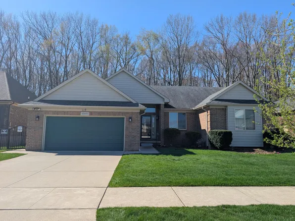 45654 Lookout Dr, Macomb, MI 48044