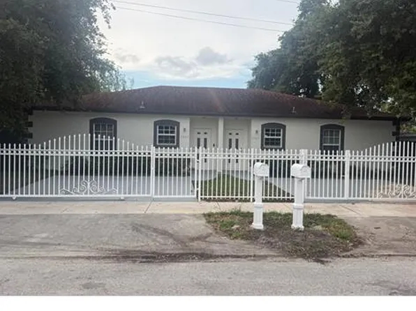 2367 NW 99th Ter, Miami, FL 33147