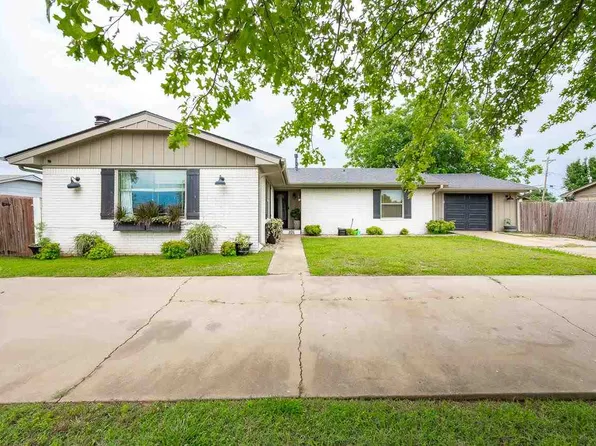 1403 Pecan St, Perry, OK 73077
