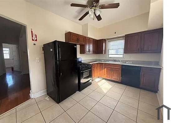 2 bed, $1,522 — Photo 2
