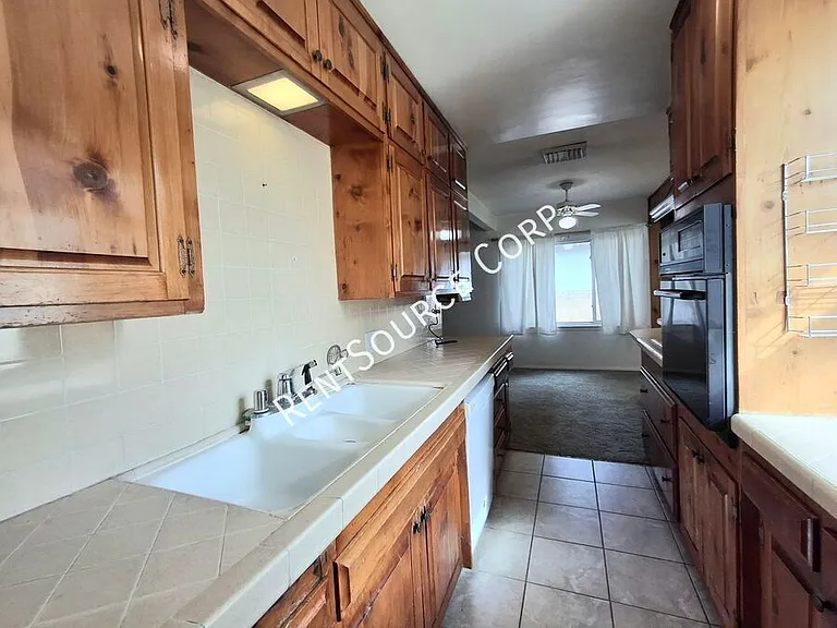 24654 Walnut St — Photo 10
