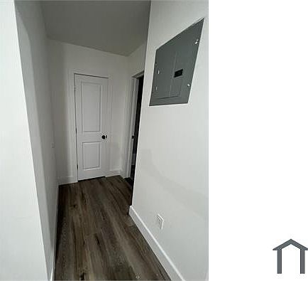 2nd image of 903 Eagle Ave #4A