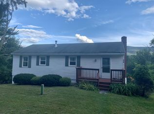 28 Lookaway Ln, Manchester Center, VT 05255
