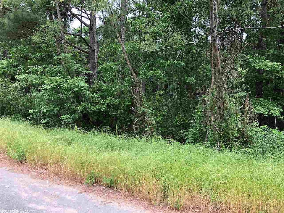2nd image of 6904 Shannon Ln