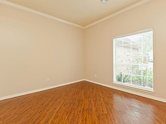 2nd image of 2108 Yacht Harbor Ln