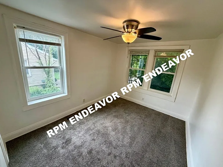 5454 Kingshighway — Photo 9